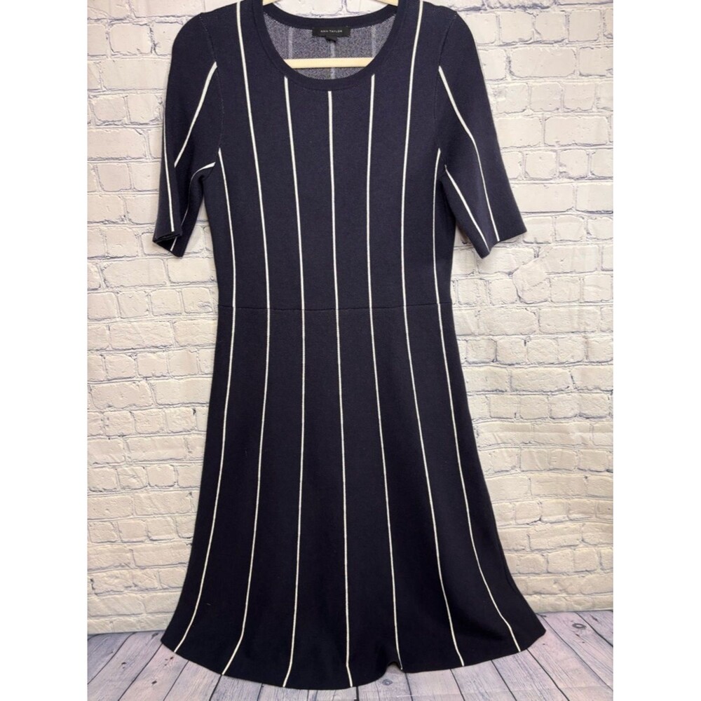 Ann Taylor Navy Cream Classic Holiday Party Stripe Fine Knit Sweater Dress L